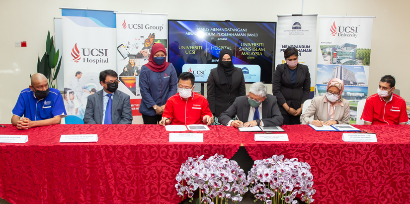 The MoU was signed by Dato Peter Ng, UCSI Group, Founder and Executive Chairman; Professor Datuk Ir Ts Dr Siti Hamisah binti Tapsir, Vice-Chancellor (1)